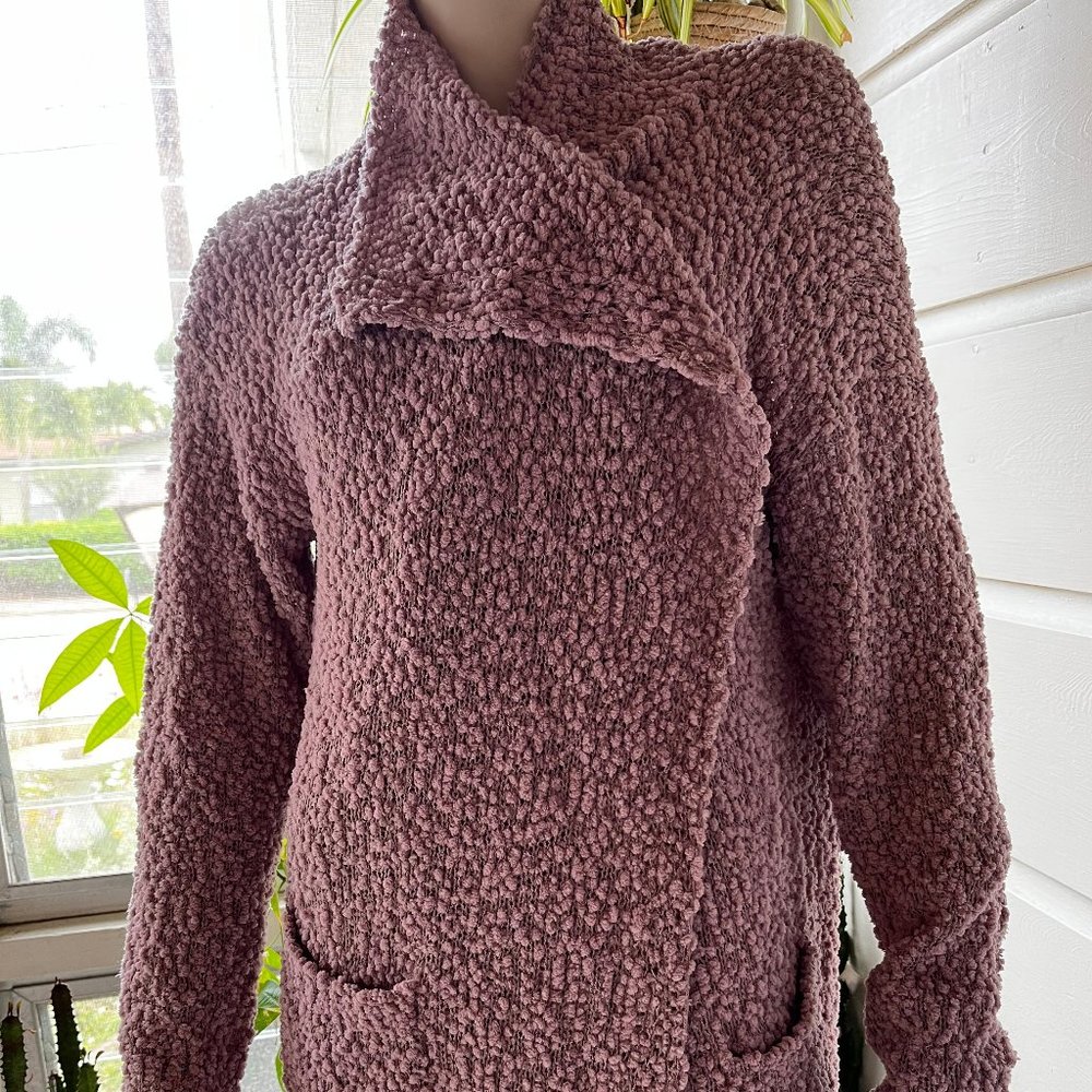 Lilac crochet cardigan - LISTICLE